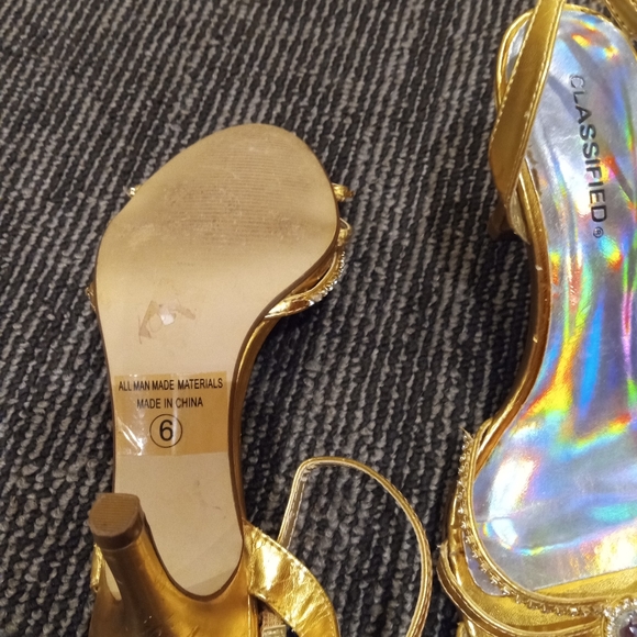 Gold strappy heals - Picture 2 of 2